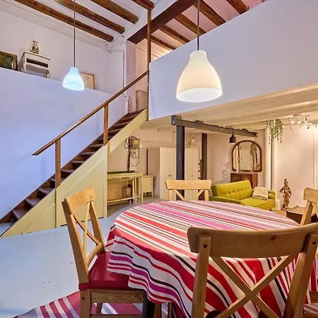 Espacio Completo En El Centro De * Barcelona