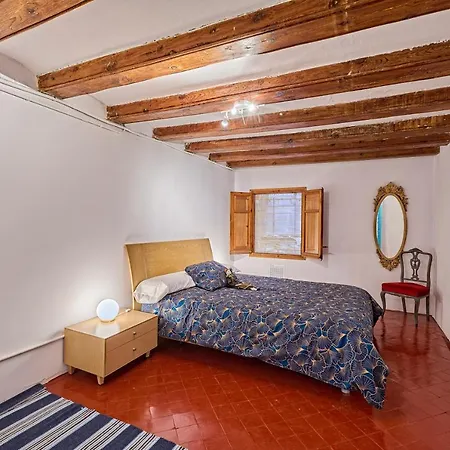 Espacio Completo En El Centro De *